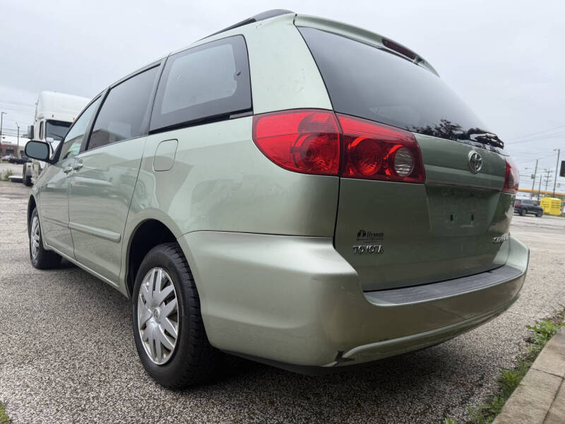 2008 Toyota Sienna CE 7-Passenger