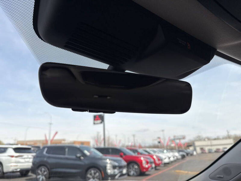 2026 Mitsubishi Outlander LE