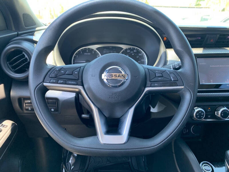 2020 Nissan Kicks S