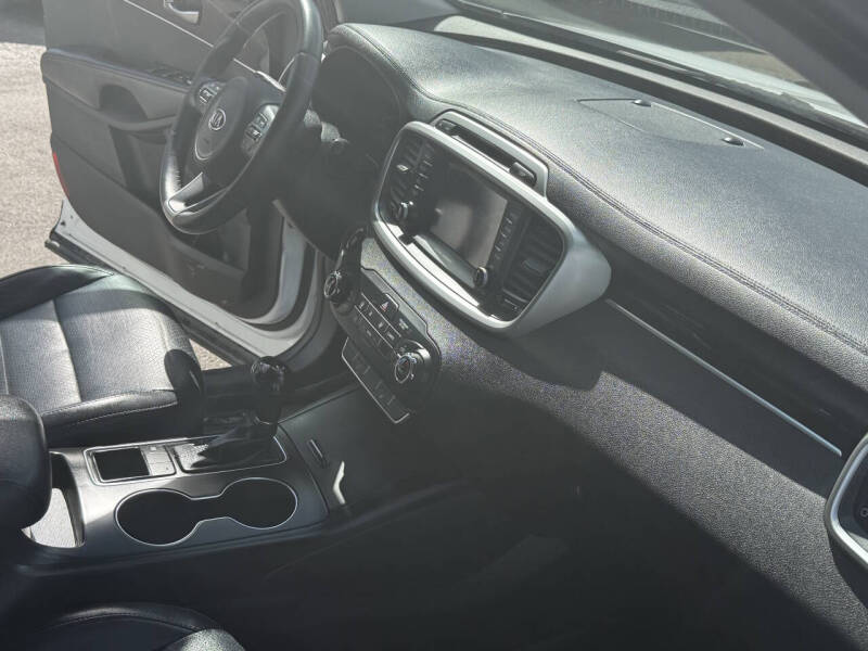 2017 Kia Sorento LX