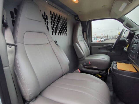 2025 Chevrolet Express 2500