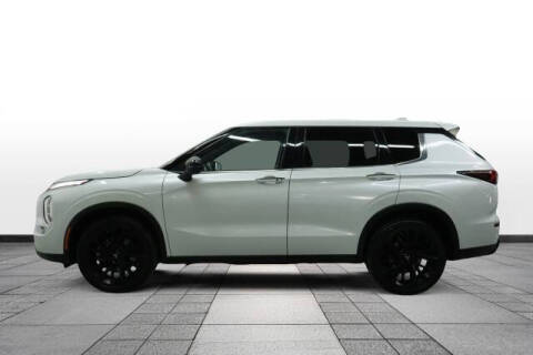 2022 Mitsubishi Outlander SE