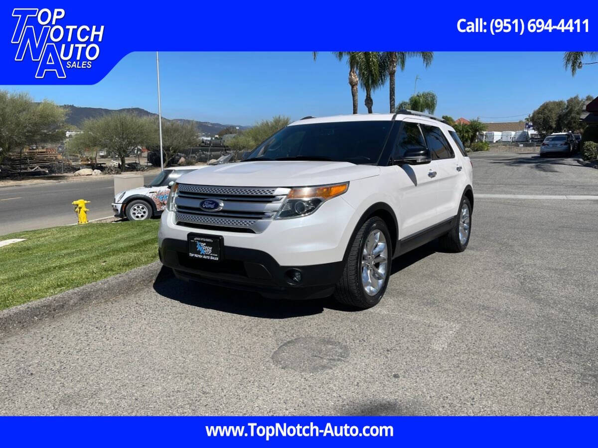 White Platinum Metallic Tri-Coat 2013 Ford Explorer XLT XLT 4dr SUV 1