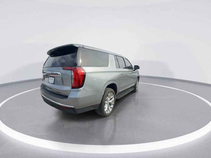 2023 GMC Yukon XL SLT