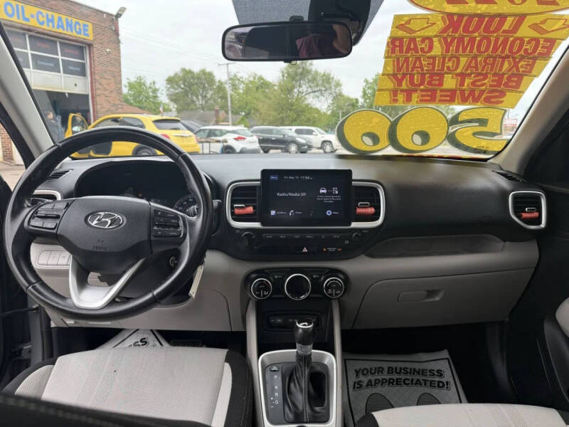 2022 Hyundai Venue SEL