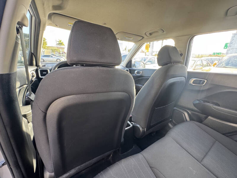 2021 Hyundai Venue SE