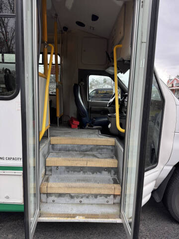 2010 Ford E-Series E-450 SD