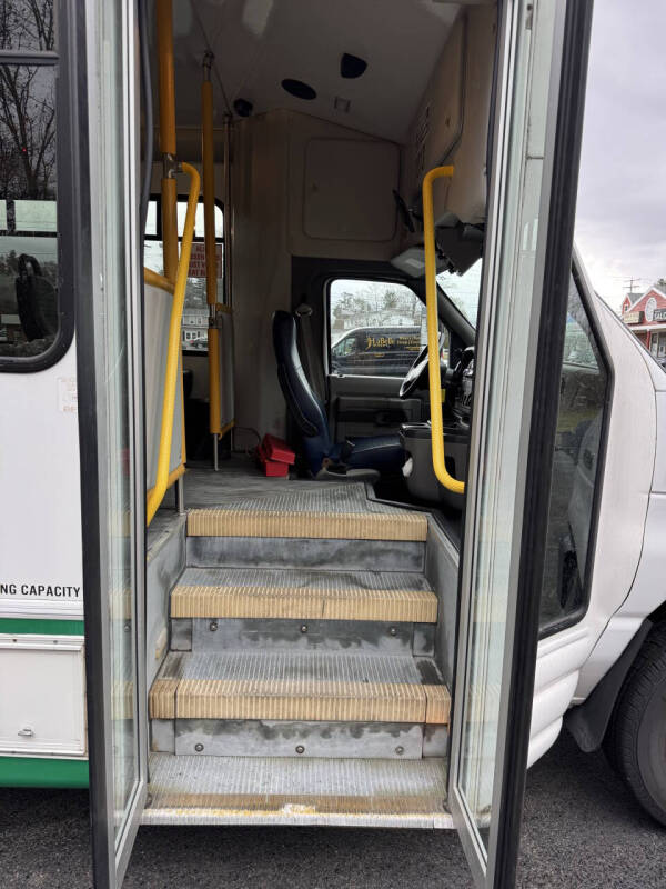 2010 Ford E-Series E-450 SD