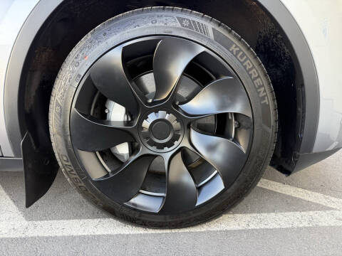 2024 Tesla Model Y Long Range