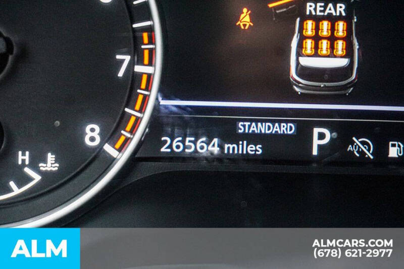 2025 Nissan Pathfinder SV