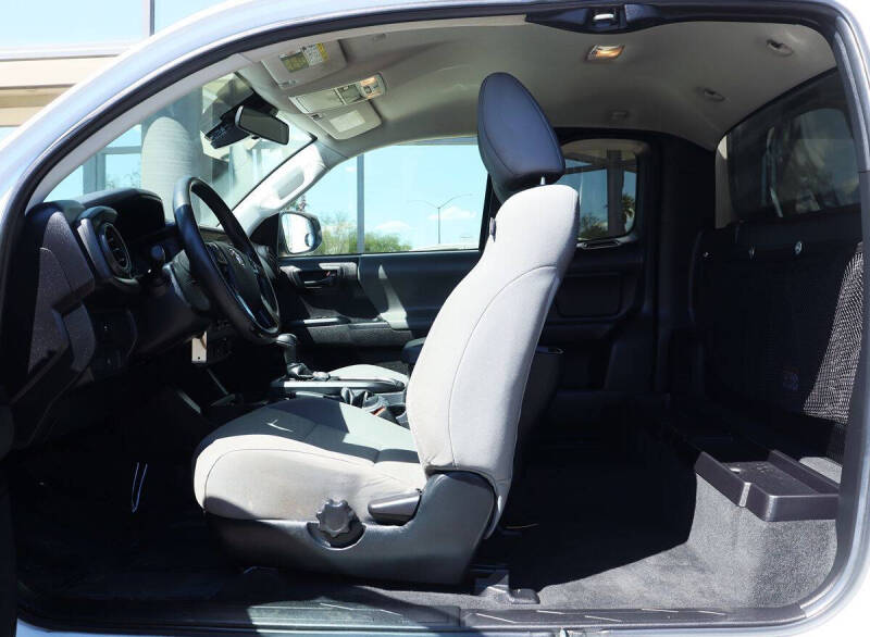 2022 Toyota Tacoma SR