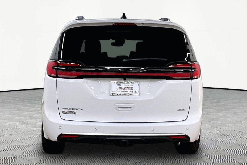 2027 Chrysler Pacifica Pinnacle