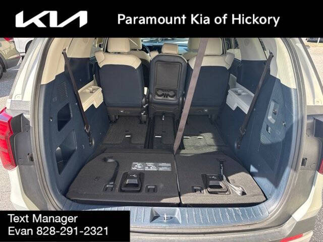 2025 Kia Carnival EX