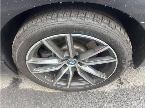 2022 BMW 3 Series 330e