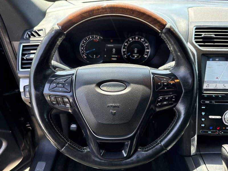 2017 Ford Explorer Platinum