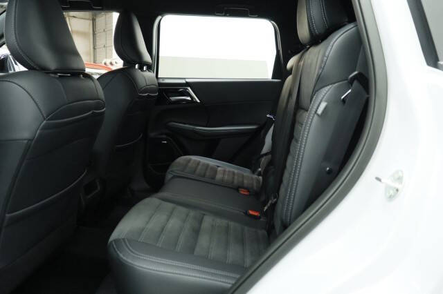 2026 Mitsubishi Outlander LE