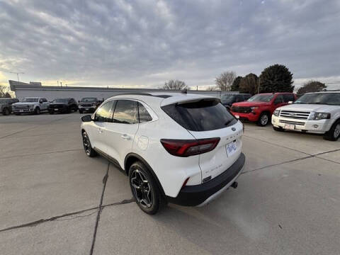 2026 Ford Escape Platinum