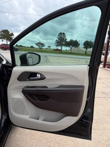 2017 Chrysler Pacifica Touring-L