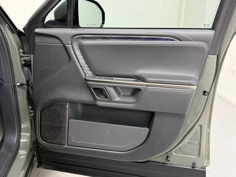 2022 Rivian R1S Launch Edition