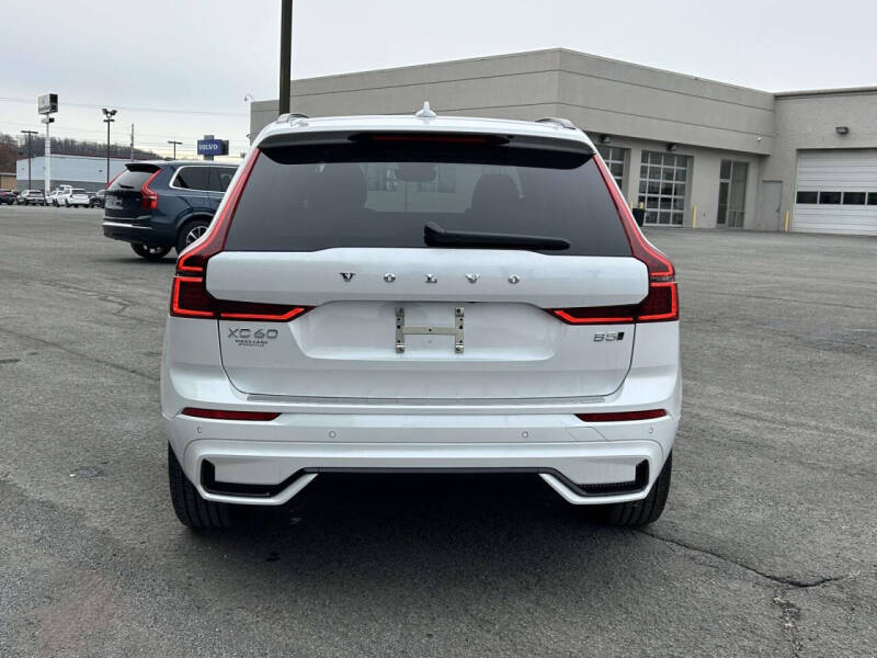 2026 Volvo XC60 B5 Plus