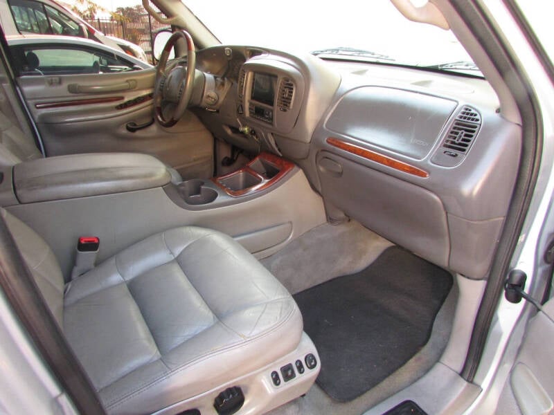 2000 Lincoln Navigator Base photo 15