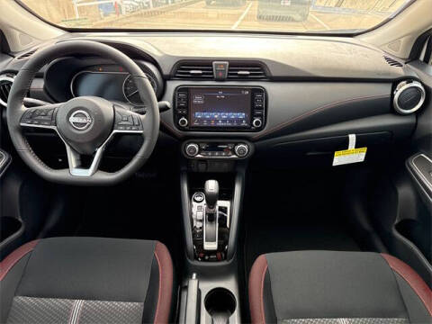 2025 Nissan Versa SR