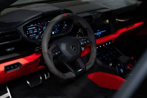 2025 Lamborghini Urus SE