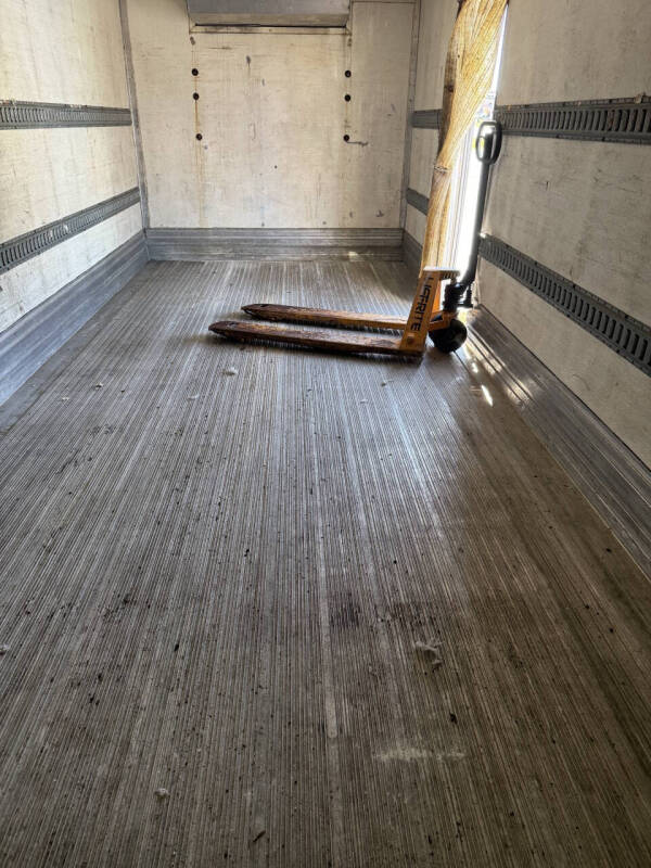 2012 Freightliner M2 106