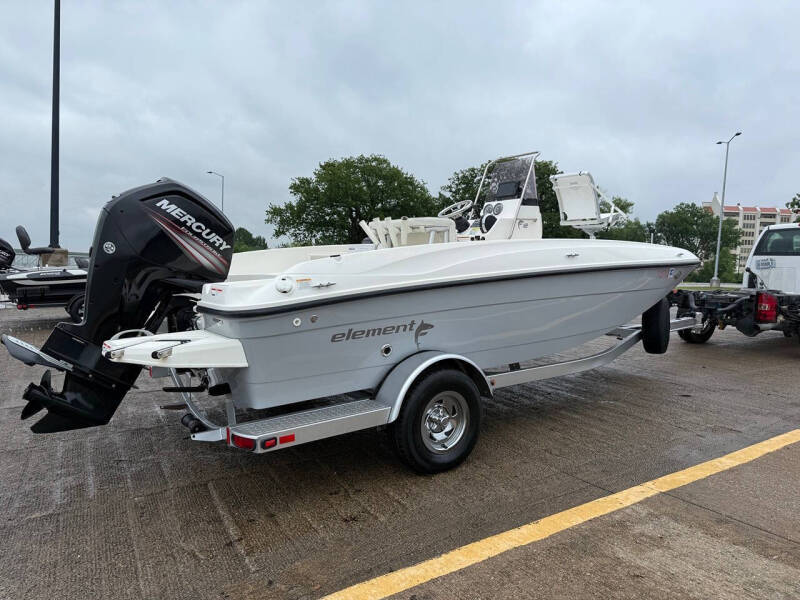 2019 Bayliner Element F18