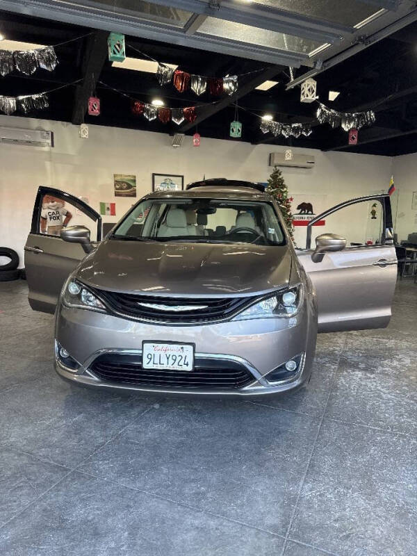 2018 Chrysler Pacifica Hybrid Touring Plus