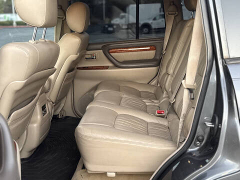 2004 Lexus LX 470