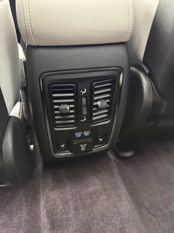 2018 Jeep Grand Cherokee Sterling Edition