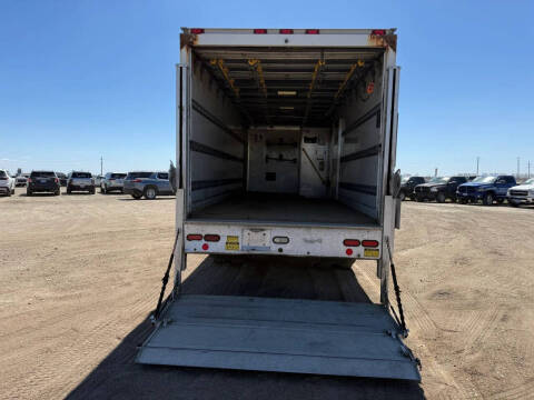 2013 Freightliner M2 106
