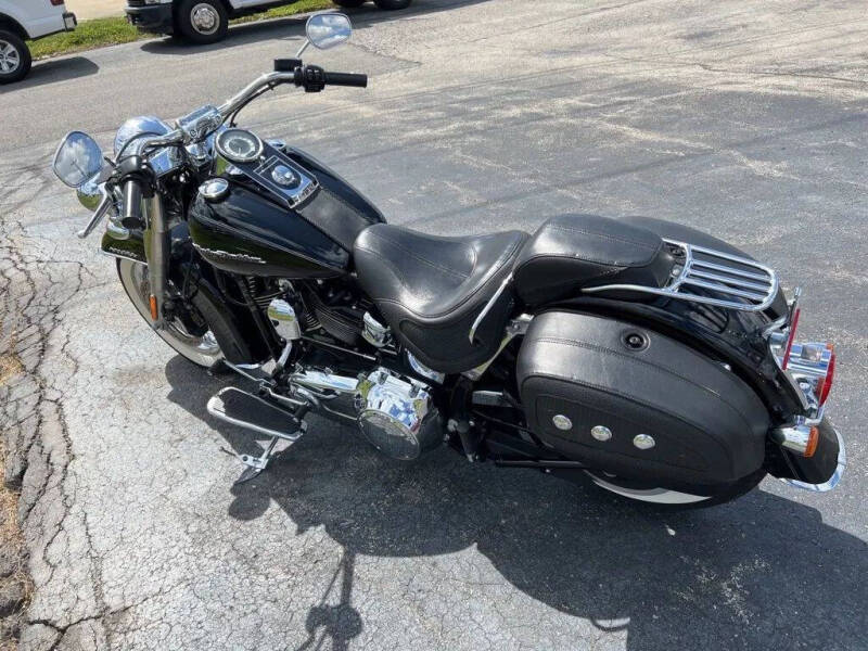 2017 Harley-Davidson FLSTNI