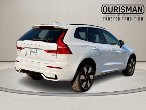 2025 Volvo XC60 T8 Plus Dark Theme