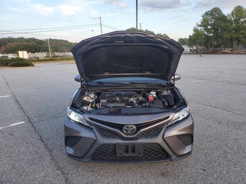 2020 Toyota Camry SE