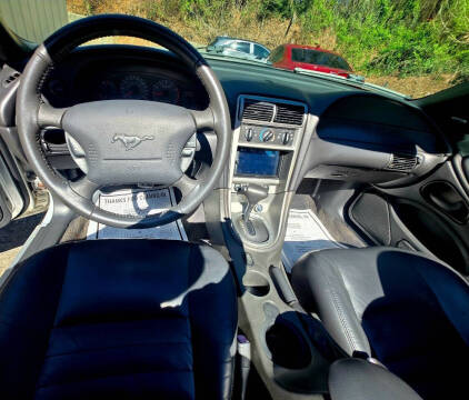 2004 Ford Mustang GT Deluxe