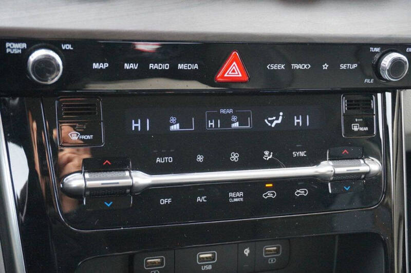 2022 Kia Carnival EX