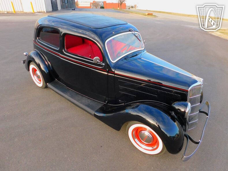 1935 Ford Tudor