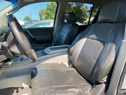 2004 Nissan Armada LE