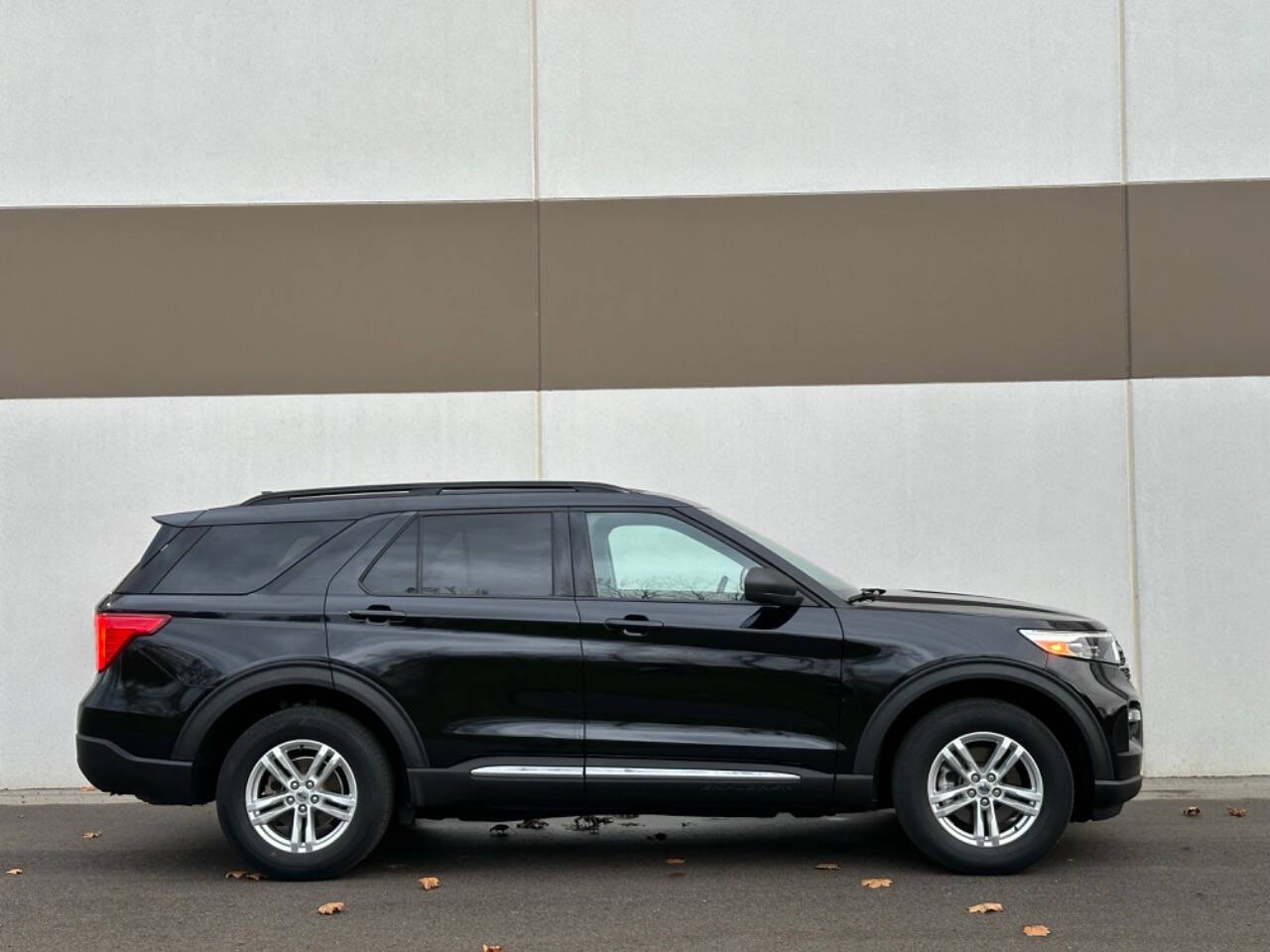 2020 Ford Explorer for sale at Phoenix Motor Co in Romulus, MI