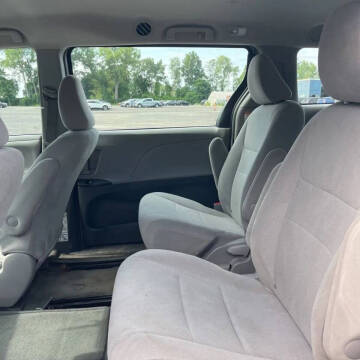 2017 Toyota Sienna L 7-Passenger