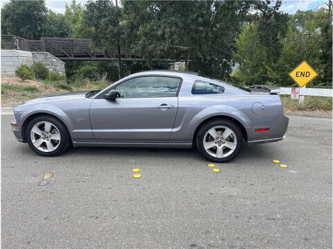 2006 Ford Mustang GT Deluxe