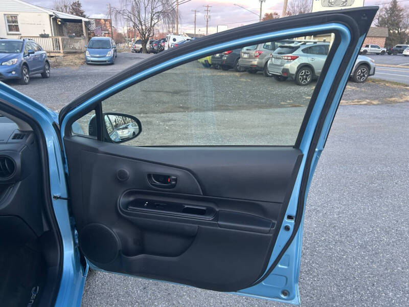 2015 Toyota Prius c Two