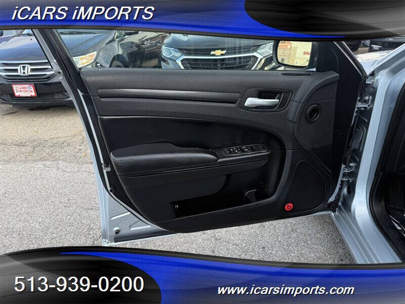 2013 Chrysler 300 Glacier Edition