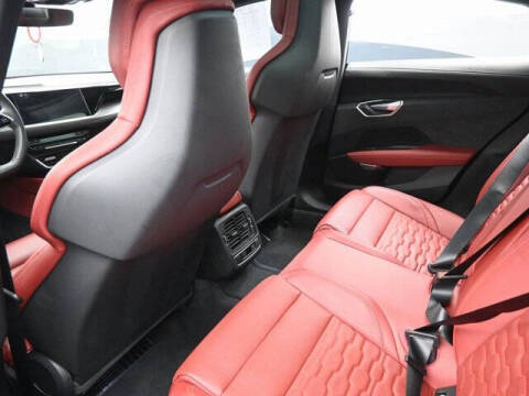 2023 Audi e-tron GT quattro Premium Plus