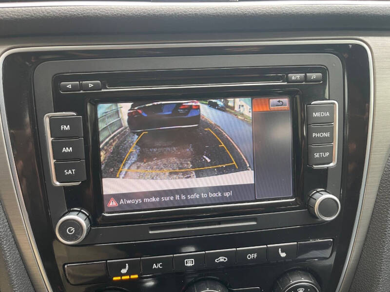 2015 Volkswagen Passat 1.8T SE