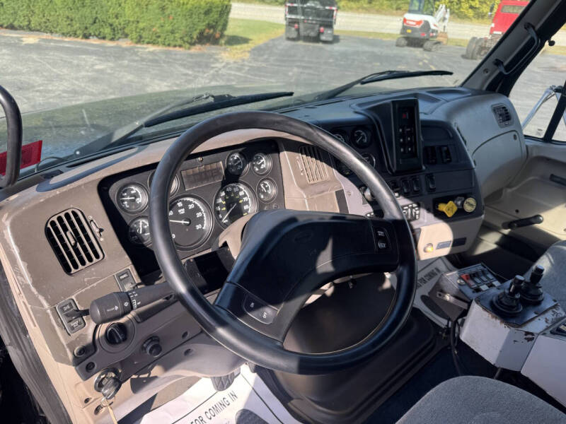 2005 Sterling LT 9500