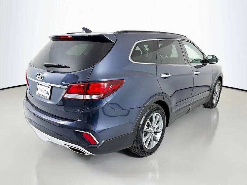 2017 Hyundai Santa Fe SE