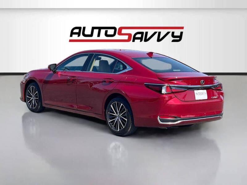 2025 Lexus ES 300h